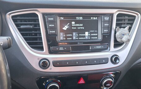 Hyundai Solaris II рестайлинг, 2019 год, 900 000 рублей, 8 фотография