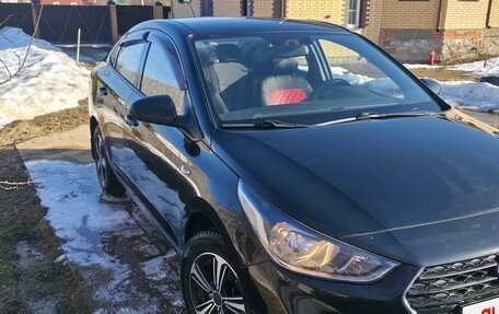 Hyundai Solaris II рестайлинг, 2019 год, 900 000 рублей, 4 фотография