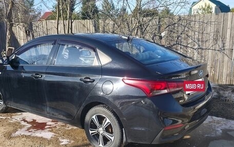 Hyundai Solaris II рестайлинг, 2019 год, 900 000 рублей, 3 фотография