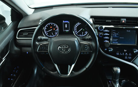 Toyota Camry, 2020 год, 3 400 000 рублей, 12 фотография