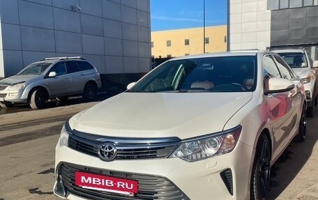 Toyota Camry, 2015 год, 2 300 000 рублей, 2 фотография