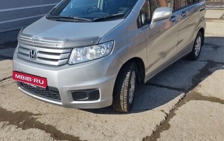 Honda Freed I, 2013 год, 855 000 рублей, 2 фотография