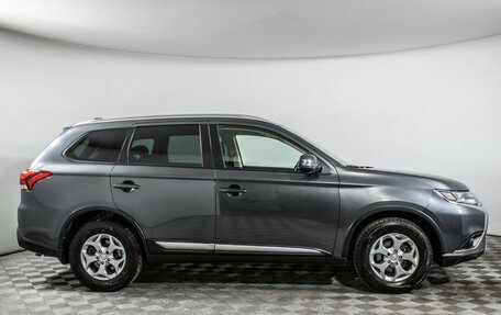 Mitsubishi Outlander III рестайлинг 3, 2019 год, 2 390 000 рублей, 4 фотография