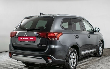 Mitsubishi Outlander III рестайлинг 3, 2019 год, 2 390 000 рублей, 5 фотография