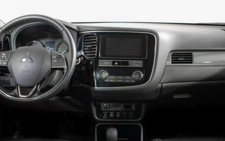 Mitsubishi Outlander III рестайлинг 3, 2019 год, 2 390 000 рублей, 11 фотография