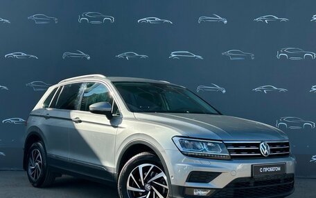 Volkswagen Tiguan II, 2018 год, 2 648 800 рублей, 3 фотография