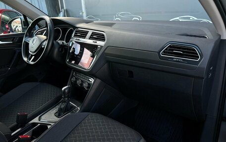 Volkswagen Tiguan II, 2018 год, 2 648 800 рублей, 7 фотография