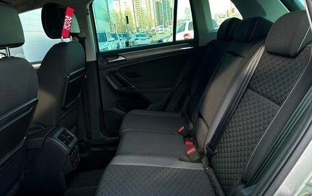 Volkswagen Tiguan II, 2018 год, 2 648 800 рублей, 11 фотография