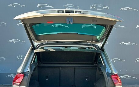 Volkswagen Tiguan II, 2018 год, 2 648 800 рублей, 16 фотография