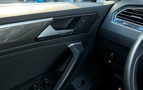 Volkswagen Tiguan II, 2018 год, 2 648 800 рублей, 21 фотография