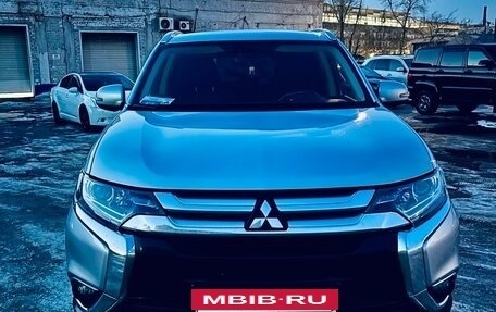 Mitsubishi Outlander III рестайлинг 3, 2016 год, 1 890 000 рублей, 2 фотография