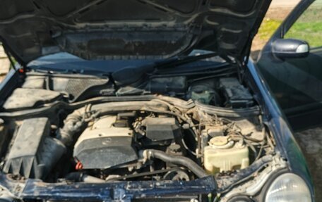 Mercedes-Benz E-Класс, 1998 год, 490 000 рублей, 2 фотография