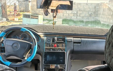 Mercedes-Benz E-Класс, 1998 год, 490 000 рублей, 6 фотография