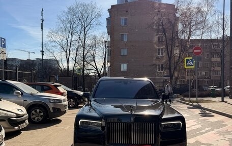 Rolls-Royce Cullinan, 2021 год, 40 000 000 рублей, 4 фотография