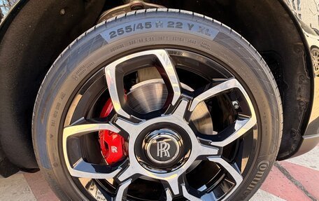 Rolls-Royce Cullinan, 2021 год, 40 000 000 рублей, 22 фотография