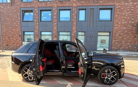 Rolls-Royce Cullinan, 2021 год, 40 000 000 рублей, 29 фотография