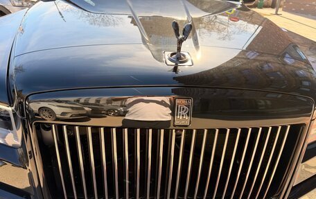 Rolls-Royce Cullinan, 2021 год, 40 000 000 рублей, 30 фотография