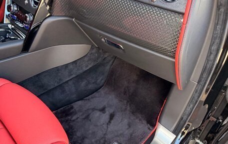 Rolls-Royce Cullinan, 2021 год, 40 000 000 рублей, 27 фотография