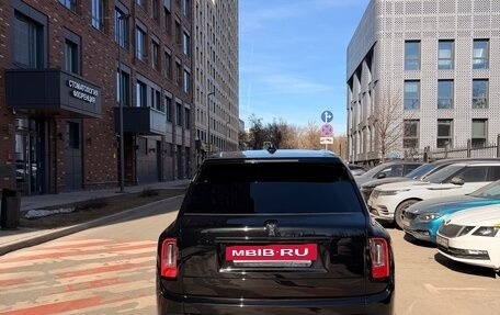 Rolls-Royce Cullinan, 2021 год, 40 000 000 рублей, 11 фотография