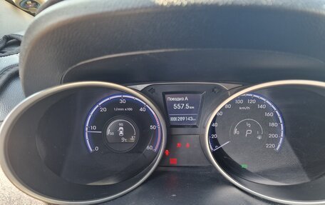 Hyundai ix35 I рестайлинг, 2011 год, 980 000 рублей, 10 фотография