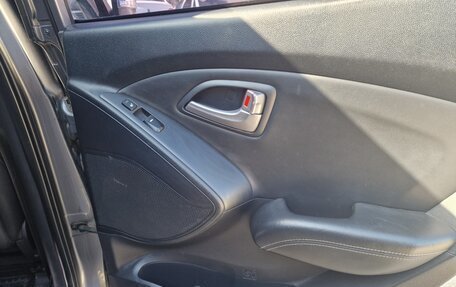 Hyundai ix35 I рестайлинг, 2011 год, 980 000 рублей, 13 фотография