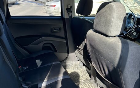 Mitsubishi Outlander III рестайлинг 3, 2010 год, 750 000 рублей, 20 фотография