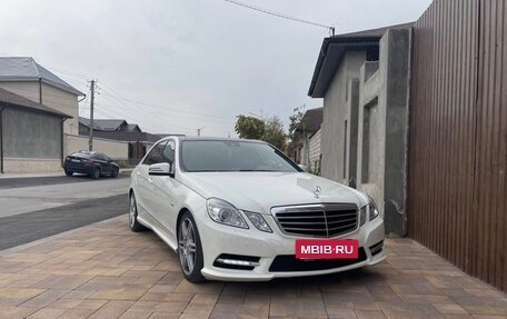 Mercedes-Benz E-Класс, 2011 год, 1 500 000 рублей, 2 фотография