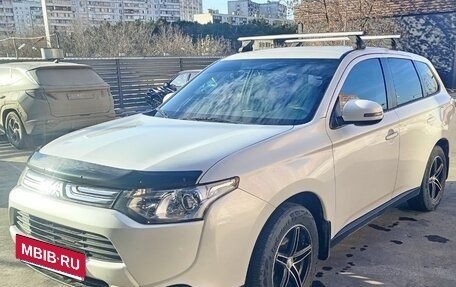 Mitsubishi Outlander III рестайлинг 3, 2014 год, 1 750 000 рублей, 6 фотография