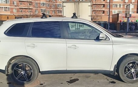 Mitsubishi Outlander III рестайлинг 3, 2014 год, 1 750 000 рублей, 8 фотография