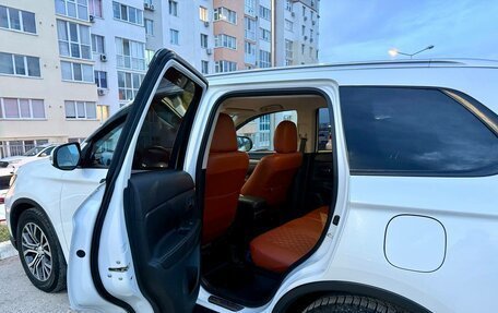 Mitsubishi Outlander III рестайлинг 3, 2015 год, 1 900 000 рублей, 14 фотография