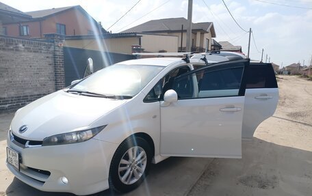 Toyota Wish II, 2011 год, 1 370 000 рублей, 24 фотография