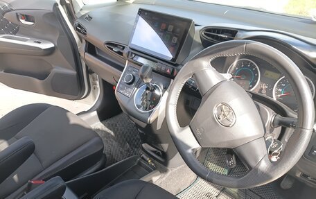 Toyota Wish II, 2011 год, 1 370 000 рублей, 26 фотография