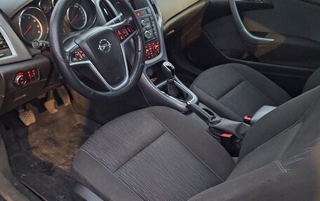 Opel Astra J, 2013 год, 900 000 рублей, 10 фотография