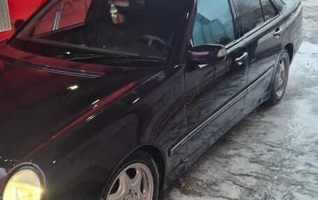 Mercedes-Benz E-Класс, 1999 год, 300 000 рублей, 2 фотография