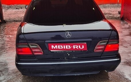 Mercedes-Benz E-Класс, 1999 год, 300 000 рублей, 3 фотография