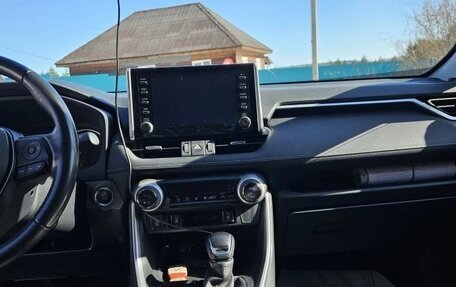 Toyota RAV4, 2021 год, 3 600 000 рублей, 11 фотография