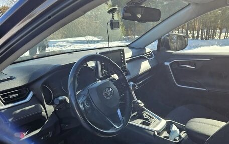 Toyota RAV4, 2021 год, 3 600 000 рублей, 10 фотография