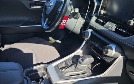 Toyota RAV4, 2021 год, 3 600 000 рублей, 7 фотография