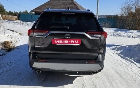 Toyota RAV4, 2021 год, 3 600 000 рублей, 8 фотография