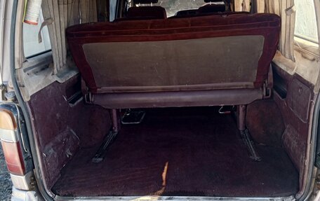 Toyota HiAce H100, 1992 год, 395 000 рублей, 9 фотография