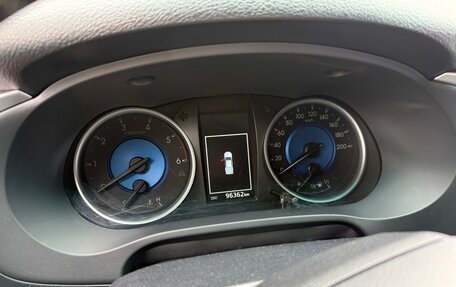 Toyota Hilux VIII, 2016 год, 4 000 000 рублей, 7 фотография