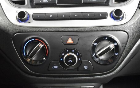 Hyundai Solaris II рестайлинг, 2017 год, 1 225 200 рублей, 19 фотография