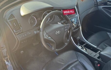 Hyundai Sonata VI, 2011 год, 1 000 000 рублей, 11 фотография