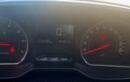 Peugeot 208 II, 2013 год, 750 000 рублей, 9 фотография