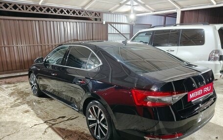 Skoda Superb III рестайлинг, 2024 год, 4 500 000 рублей, 4 фотография