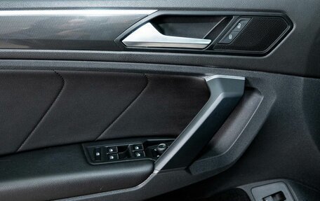 Volkswagen Tiguan II, 2019 год, 2 699 000 рублей, 20 фотография