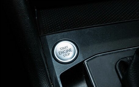 Volkswagen Tiguan II, 2019 год, 2 699 000 рублей, 15 фотография