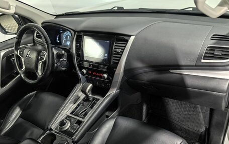 Mitsubishi Pajero Sport III рестайлинг, 2022 год, 4 199 000 рублей, 18 фотография