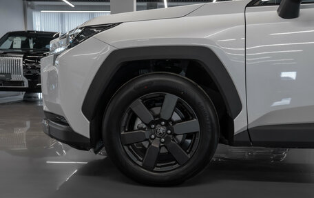 Toyota RAV4, 2025 год, 4 990 000 рублей, 23 фотография