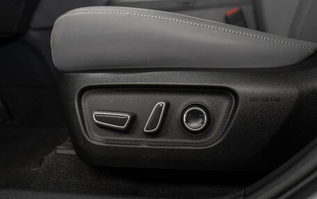 Toyota RAV4, 2025 год, 4 990 000 рублей, 21 фотография